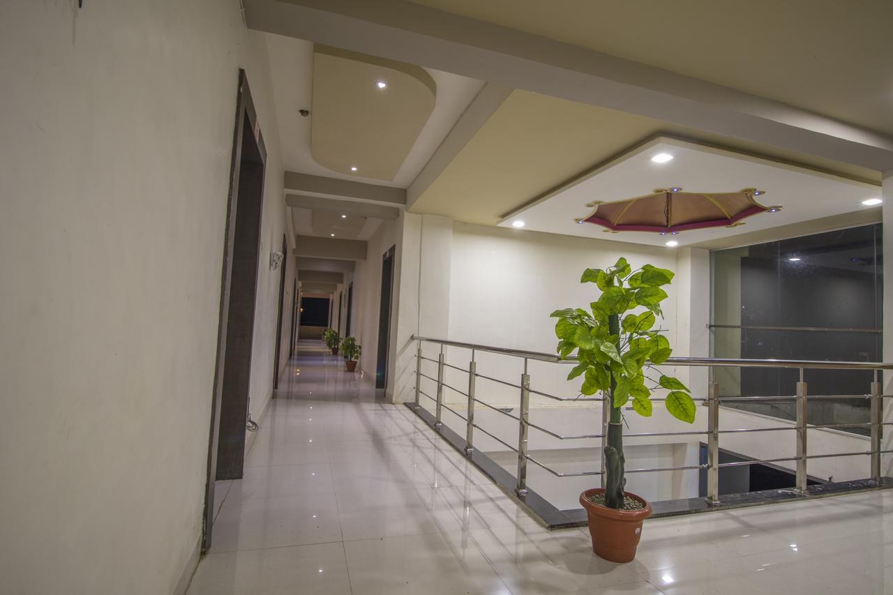 Hotel Yogiraj Palace Shegaon Dış mekan fotoğraf