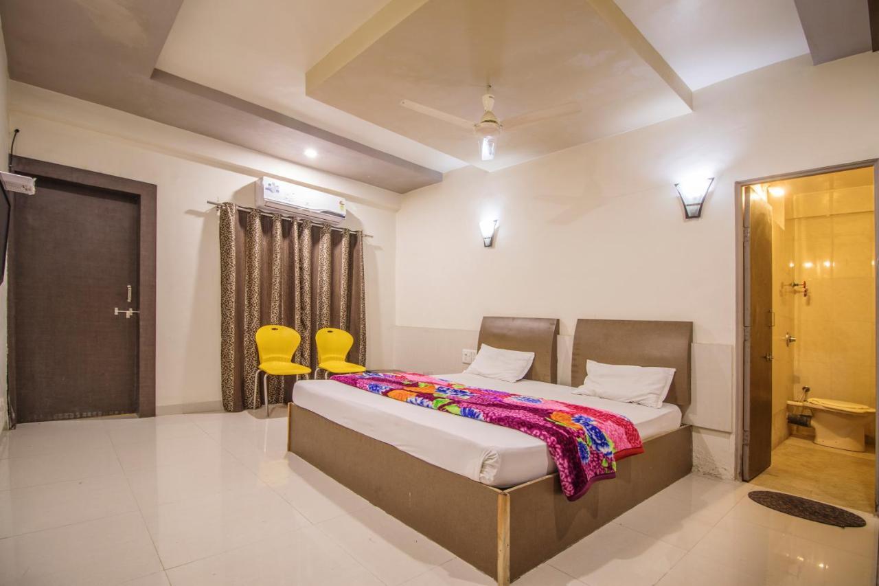 Hotel Yogiraj Palace Shegaon Dış mekan fotoğraf