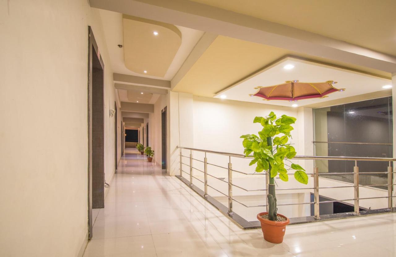 Hotel Yogiraj Palace Shegaon Dış mekan fotoğraf