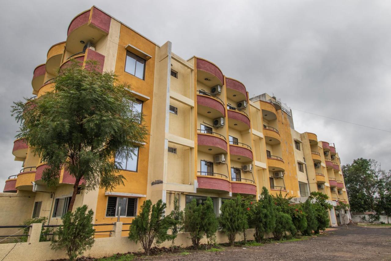 Hotel Yogiraj Palace Shegaon Dış mekan fotoğraf